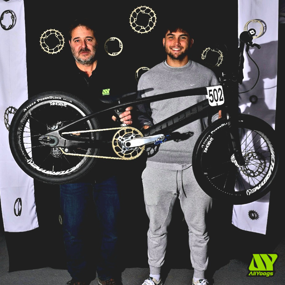 Hugues Brunault et Tatyan Lui Hin Tsan avec le kit chaine Elite